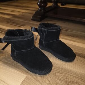 Toddler Black Suede Fur-Lined Boots